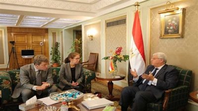 وزير التعليم العالي يلتقي وفد البنك الدولي لبحث التعاون المشترك