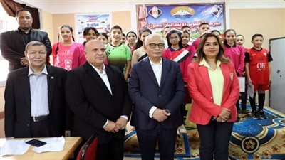 وزير التعليم يتفقد سير العملية التعليمية بمدرسة 6 أكتوبر الابتدائية بدمياط