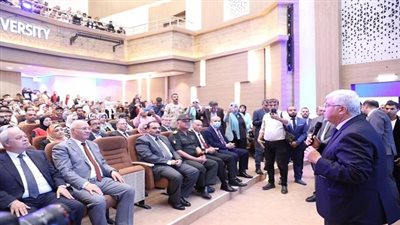 وزير التعليم العالي يتفقد جامعة بنها الأهلية ويطمئن على انتظام الدراسة بها