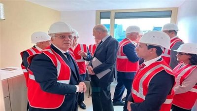 وزير التعليم العالي يتفقد 