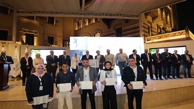 وزير التعليم العالي يكرم الفرق الفائزة في المرحلة النهائية لهاكاثون الجامعات المصرية
