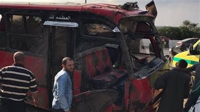 مصرع وإصابة 38 شخص في حادث تصادم بطريق رأس غارب