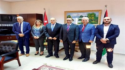 وزير التعليم العالي يتلقى تقريرًا حول التعاون بين معهد إعداد القادة واتحاد الجامعات العربية