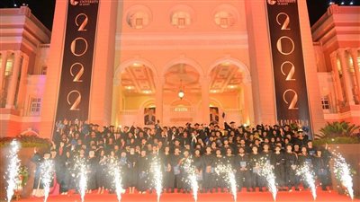 بحضور وزير الموارد المائية والري... الجامعة البريطانية في مصر تقيم حفل تخرج على الطراز العالمي لدفعة 2022