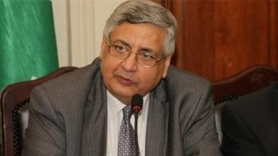 تاج الدين: حالات كورونا قليلة والمضاد الحيوى يؤخذ بواسطة طبيب