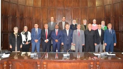 رئيس جامعة الإسكندرية: نسعي للتكامل بين مخرجات الأبحاث العلمية ومتطلبات سوق العمل