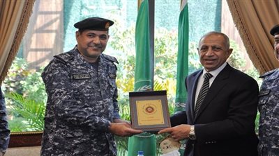 وفد من القوات البحرية بمملكة البحرين يزور الأكاديمية العربية 