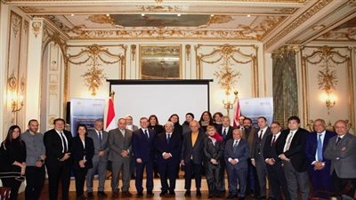 وزير التعليم العالي يشهد فعاليات جلسة نقاشية لتشجيع الاستثمار في التعليم العالي عبر الحدود بالتعاون مع أرقى الجامعات البريطانية