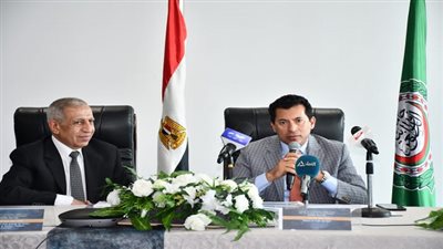 وزير الشباب والرياضة يشهد افتتاح الملتقى العلمي الأول لكلية اللغة والإعلام -فرع القرية الذكية- بالاكاديمية العربية