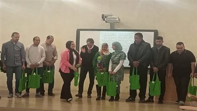 جامعة هليوبوليس تكرم العاملين المتميزين والقدامى