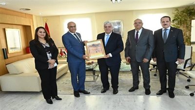 وزير التعليم العالي يلتقي بنظيره المغربي لبحث سبل التعاون المشترك