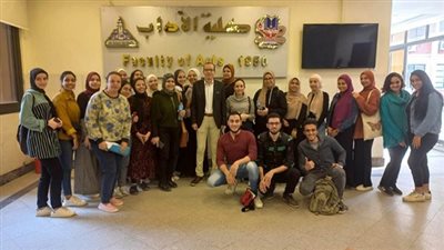 آداب عين شمس تنظم ورشتي عمل حول الإدمان والاضطرابات النفسية