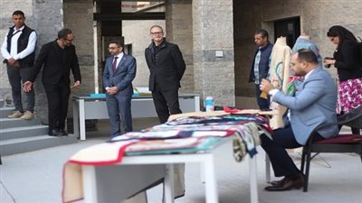 وزير النقل الكندي عمر الغبرا يزور فرع جامعة تورونتو متروبوليتان بالقاهرة