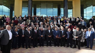 رئيس الوزراء يتفقد سير العملية التعليمية بجامعة العريش