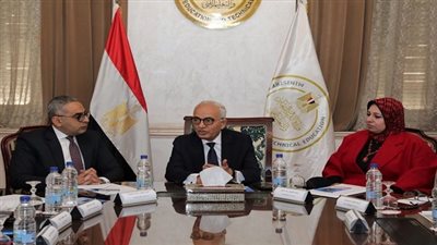 وزير التعليم يعقد اجتماعًا لمناقشة تفعيل مجموعات الدعم مع بداية الفصل الدراسي الثاني