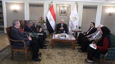 ايمن عاشور يؤكد حرص القيادة السياسية على تطوير منظومة الصحة في مصر