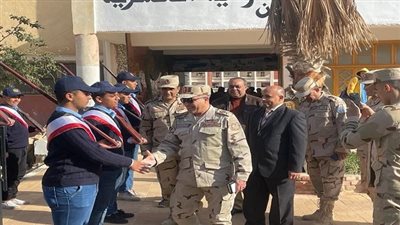 وكيل تعليم مطروح وقائد القطاع الشمالي الغربي للتأسيس العسكري يتابعان امتحان التربية العسكرية بمدرستي الميكانيكية والزخرفية