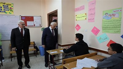وزير التربية والتعليم يتفقد سير امتحانات الشهادة الإعدادية والصف الأول الثانوي