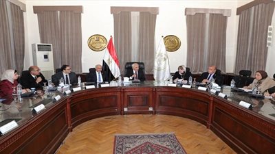 وزير التربية والتعليم يعقد جلسة نقاشية لتحديد آليات تنفيذ توصيات الرئيس 