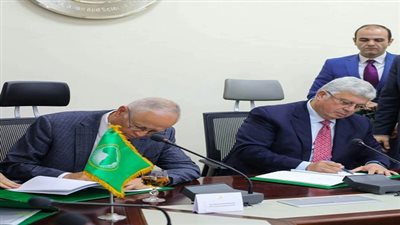 وزير التعليم العالى يوقع اتفاقية إنشاء مقر وكالة الفضاء الإفريقية فى مصر