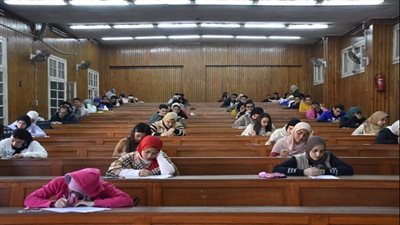 د. الخشت يوجه بانتظام أعمال الكنترولات بكليات الجامعة والانتهاء من التصحيح ورصد الدرجات