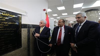 وزير التعليم العالي يفتتح مبنى كلية الطب بجامعة الأقصر