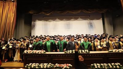 أسنان عين شمس تحتفل بتخريج الدفعة الثالثة من برنامج طب الأسنان الاكلينيكي