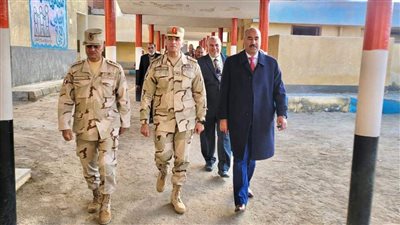 مدير تعليم المنوفية يشهد العرض العسكرى في مدرسة قويسنا الثانوية الزراعية العسكرية