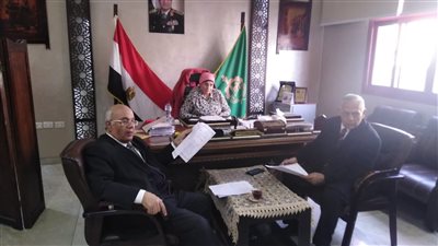 مدير تعليم القليوبية تشيد بدور مجلس الأمناء والآباء والمعلمين 