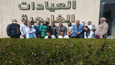 عيادات جامعة الدلتا توقع الكشف الطبى المجانى على العاملين بالمنطقة الصناعية بجمصة