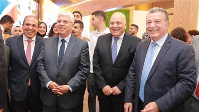 وزير التعليم العالي يتفقد جناح الجامعة البريطانية في مصر بملتقى ومعرض EDU GATE