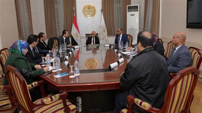 وزير التربية والتعليم يلتقي المدير التنفيذي لشركة 