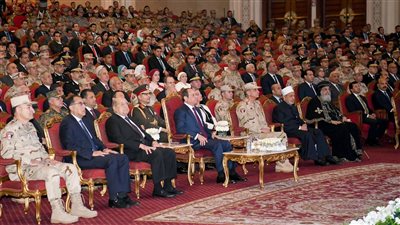 مشاركة طلاب جامعة عين شمس فعاليات الندوة التثقيفية ال ٣٧ للقوات المسلحة