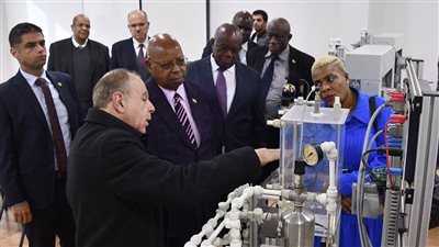 رئيس برلمان زيمبابوى: الجامعة الالمانية بالقاهرة أول جامعة بأفريقيا بها مجمع صناعي