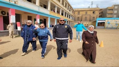 مدير التعليم بالمنوفية يشارك فعاليات اليوم الرياضي مع طلاب مدارس إدارة منوف التعليمية