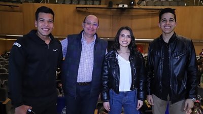 كارمن سليمان تفاجئ كورال جامعة عين شمس بحضور خاص لإحدى البروڤات