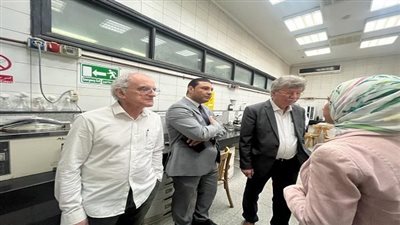 زيارة وفد من جامعات أوروبية لكلية الصيدلة جامعة عين شمس