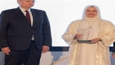 رئيس جامعة الأزهر يهنئ د. نهلة الصعيدي لاختيارها ضمن قائمة الـ 50 سيدة الأكثر تأثيرًا في مصر