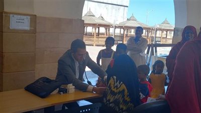  الخشت يتلقى تقريرا حول نتائج أعمال القافلة التنموية الشاملة فى حلايب وشلاتين وأبو رماد