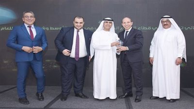 45 شخصية قيادية تحصد جوائز أفضل قادة الأعمال في الشرق الأوسط وشمال إفريقيا قادة المستقبل قامات وكيانات