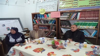 وكيل تعليم مطروح يكرم فريق مدرسة مصطفي أمين الثانوية بنين