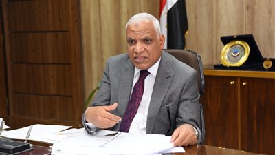 جامعة أسيوط تشهد الانعقاد الأول للجنة المختصة بدراسة لائحة الإسكان الإداري الحالية والسابقة