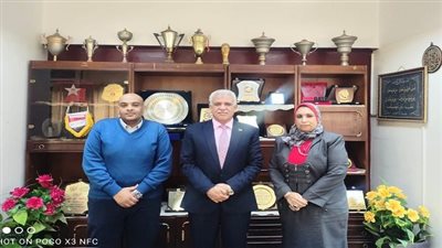 بدء الخطة التنفيذية لبرامج وحدة التواصل والدعم للمعلمين بالقاهرة