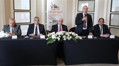 ايمن عاشور يبحث تطوير منظومة الطلاب الوافدين مع المستشارين العرب والأفارقة 