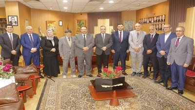 جامعة المنصورة تكرم أعضاء الفريق العلمى وأعضاء مكتب العلاقات الدولية للحصول على عضوية متعاون بالمنظمة الأوروبية للأبحاث النووية (سيرن - سويسرا)