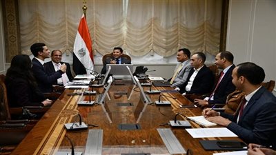 وزير الشباب والرياضة يلتقي رئيس الجامعة البريطانية في القاهرة بمقر الوزارة بالعاصمة الإدارية الجديدة