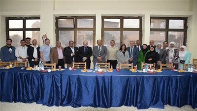 رئيس جامعة حلوان: نسعى للتواصل المستمر مع الطلاب لدعم الترابط وتعزيز الانتماء