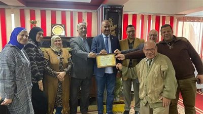مدير التعليم بالمنوفية يكرم موجهي عموم الأنشطة التربوية والوسائل التعليمية على مستوى الإدارات التعليمية