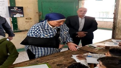 مدير تعليم القليوبية تتابع سير العملية التعليمية وانتظام الدراسة بمدارس غرب شبرا الخيمة التعليمية 