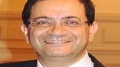 ايمن عاشور يصدر قرارًا بندب ضياء خليل مديرًا تنفيذيًّا لصندوق رعاية المبتكرين 